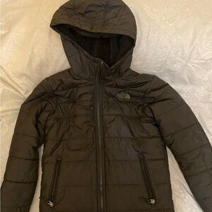The North Face boys reversible puffer jacket. Size Medium 10/12